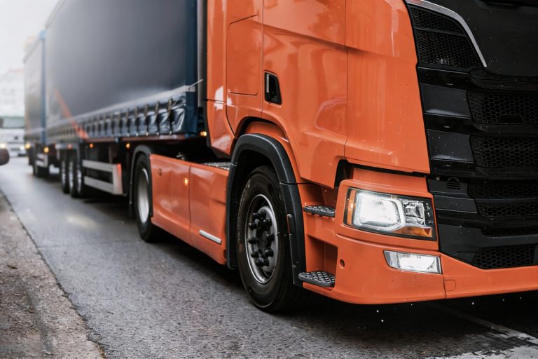 Engine Oils for Heavy-Duty Trucks and Logistics Fleets